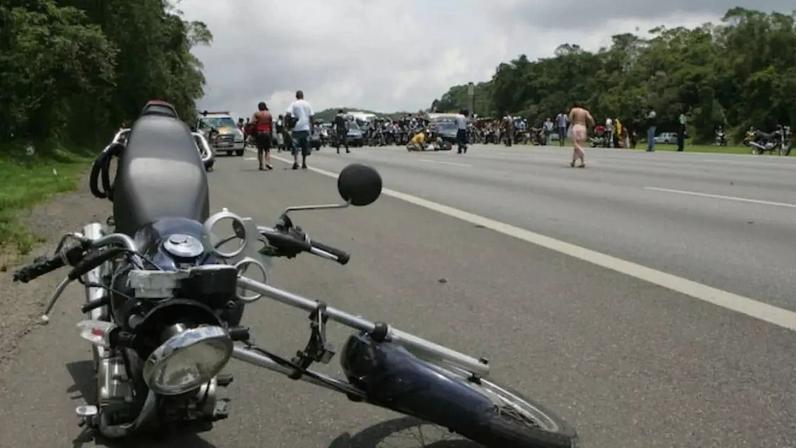 Projeto eleva de até 5 para 10 anos a suspensão do direito de dirigir e aumenta pena prevista no CTB.