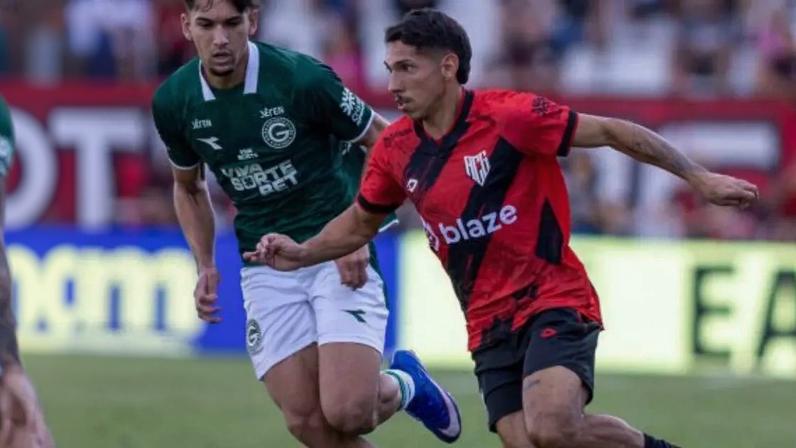 Atlético-GO e Goiás mediram forças neste sábado (30), pela Série B do Brasileiro –