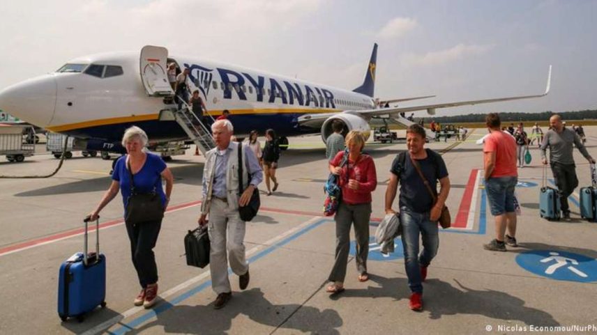 Alta nos preços das passagens pode levar muitos europeus a abortarem planos de férias