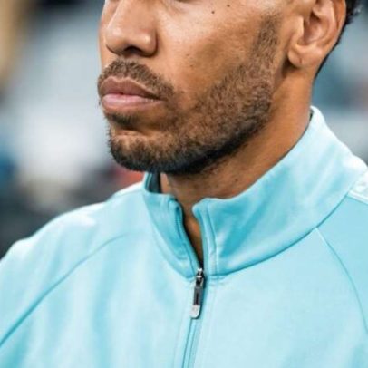 Aubameyang dispara extintor em dirigente e é afastado de concentração, diz jornal