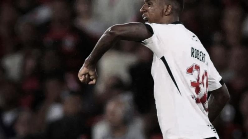 Robert Renan virou carrasco dos rivais e marcou pela segunda vez em clássicos pelo Vasco –