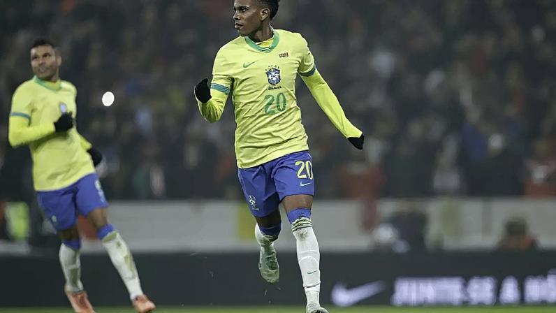 Estêvão corre contra o tempo e usa dependências do Palmeiras –