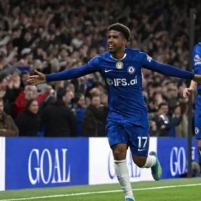 Chelsea vence Tottenham na Premier League com gols de preteridos por Ancelotti