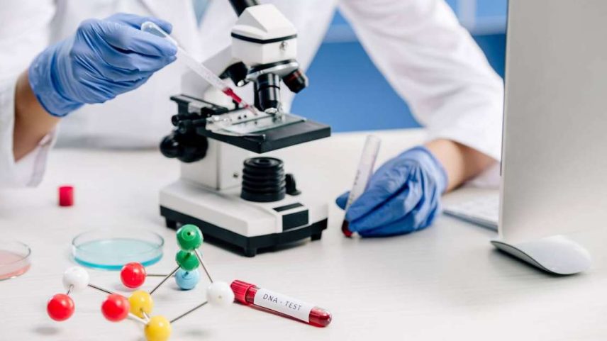 A edição genética por CRISPR-Cas9 deixou de ser um conceito de laboratório distante para se tornar uma das principais apostas da medicina de precisão na atualidade – depositphotos.com / AndrewLozovyi