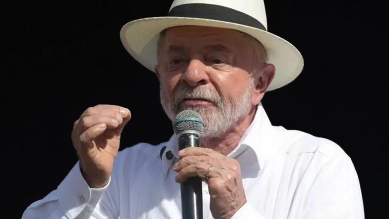Lula fez procedimento para retirada de lesão na cabeça em abril