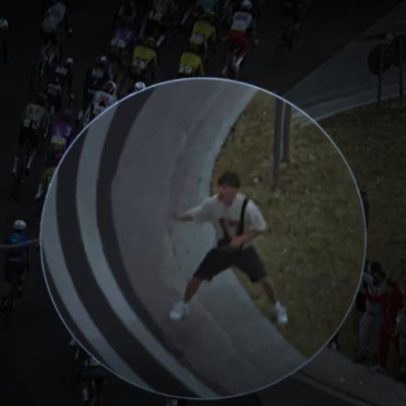 Torcedor invade pista e tenta agredir ciclistas durante corrida, vídeo mostra