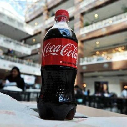 Pesquisa aponta Coca-Cola como bebida não alcoólica mais consumida em favelas