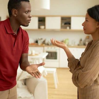 Mais inteligência emocional usa frase para interromper discussões, diz psicologia