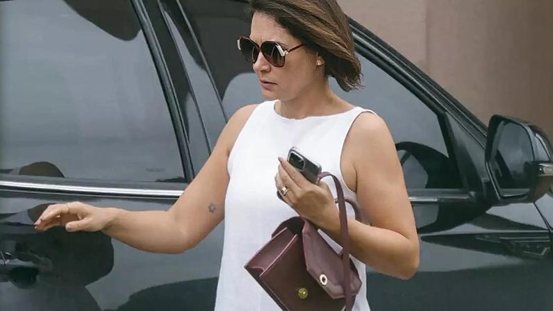 A ex-primeira-dama Michelle Bolsonaro evitou comentar ligação de Flávio Bolsonaro com Vorcaro