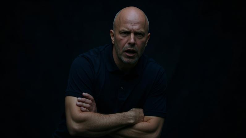 Liverpool demite técnico Arne Slot um ano após título da Premier League