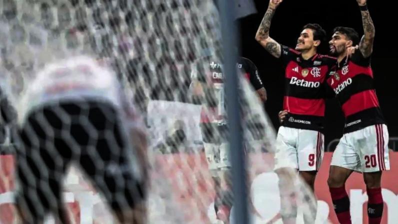 FOTO: GILVAN DE SOUZA / FLAMENGO - Legenda: Pedro decide para o Flamengo
