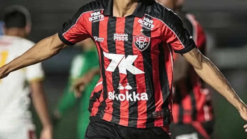 Renê, atacante do Vitória, pode deixar o clube.