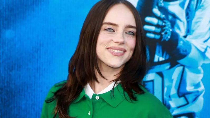 Billie Eilish comenta impactos da Síndrome de Tourette em sua rotina