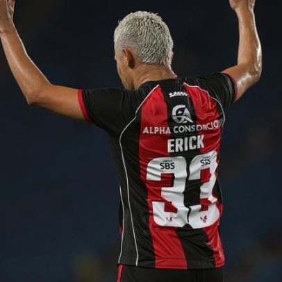 Erick vive grande fase e vira destaque ofensivo do Vitória