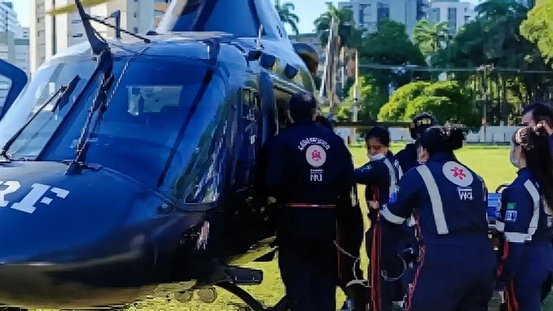 Adolescente foi socorrido no helicóptero da PRF.
