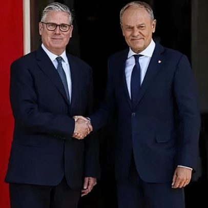 Starmer alerta sobre agressão russa enquanto Reino Unido firma acordo com Polônia