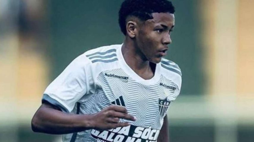 Negociação imediata é inviável por idade do jogador –