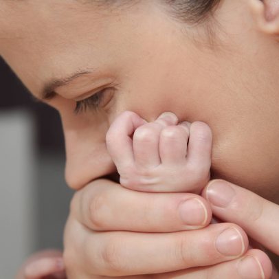 Série em áudio Como ser Mãe analisa dilemas da maternidade moderna