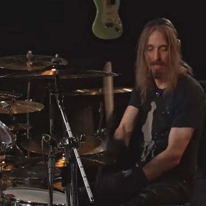 Baterista do Megadeth toca Raimundos pela primeira vez