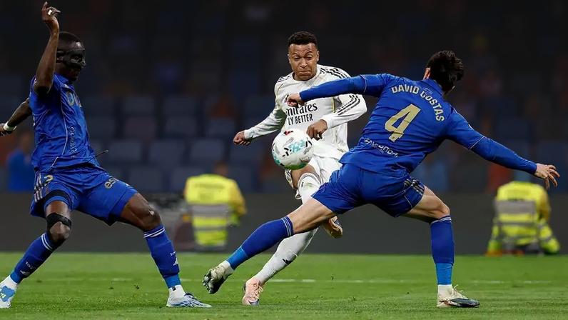 Mbappé em Real Madrid x Oviedo –