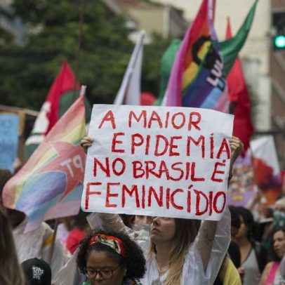 41% das mulheres deixaram de sair à noite por medo da violência, aponta Datafolha