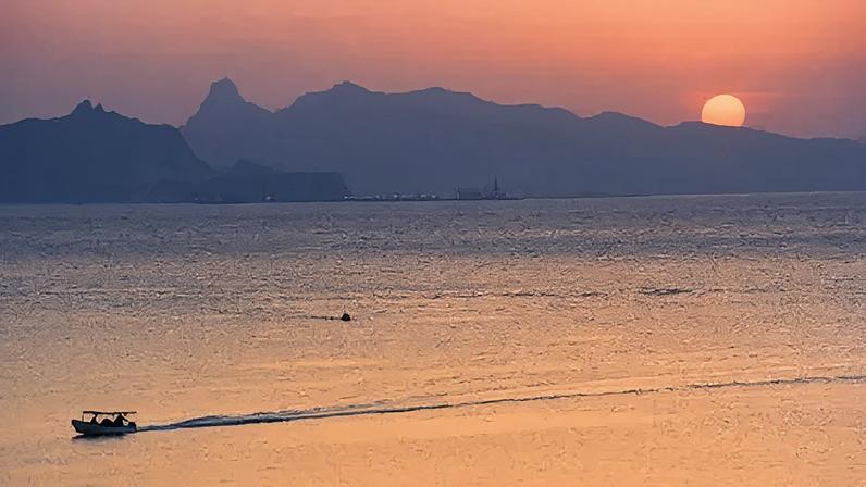 Petroleiro sequestrado próximo à costa do Iêmen é levado em direção à Somália