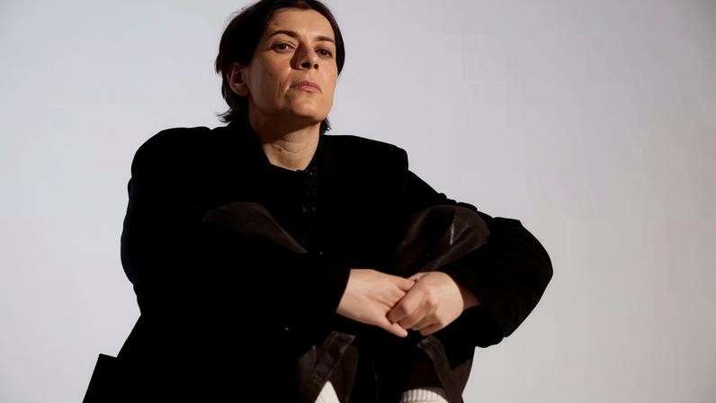 Liz Lawrence lança álbum de luto inovador após a morte da irmã
