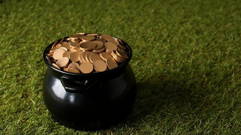 As peças foram encaminhadas a especialistas, que identificaram moedas de ouro e prata de diferentes reinados britânicos – depositphotos.com / IgorVetushko