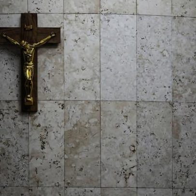 Existe cristofobia no Brasil? estudo analisa dados e percepções