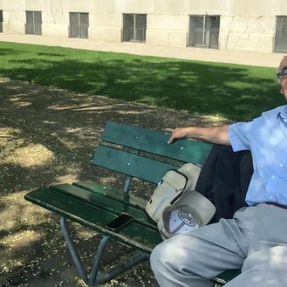 Britânico que superou doenças na infância é pastor ativo aos 90