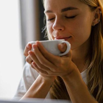 Energético, café e treino intenso acionam alerta cardíaco