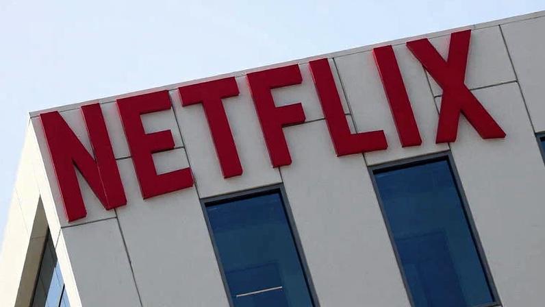 Logotipo do Netflix na frente aos seus escritórios em Hollywood, Los Angeles