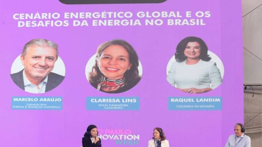 Raquel Landim conduz debate com Clarissa Lins e Marcelo Araujo no 1º dia do SPIW, no Pacaembu.