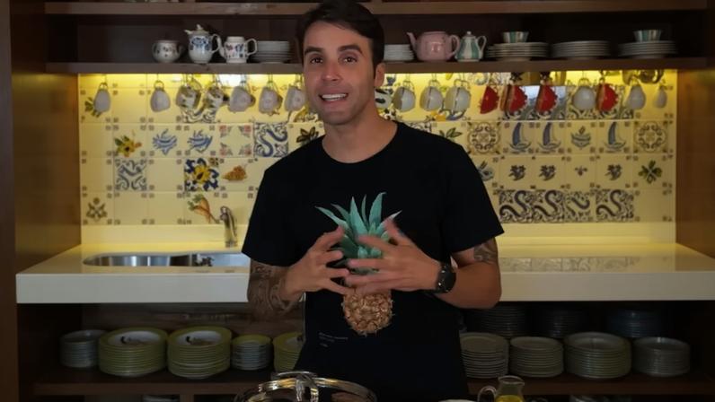 Daniel Cady ensina sopa de legumes com frango nutritiva e fácil de fazer, perfeita para aquecer os dias frios com muito sabor