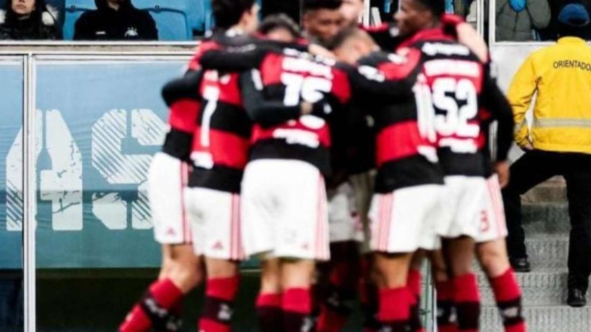 Confrontos entre torcidas organizadas de Flamengo e Vasco marcaram o entorno do Maracanã após o clássico –