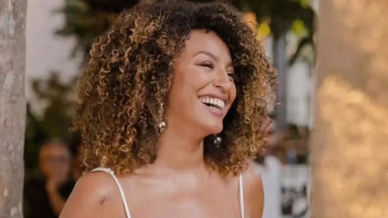 Sheron Menezzes revela que decidiu congelar óvulos aos 42 anos.
