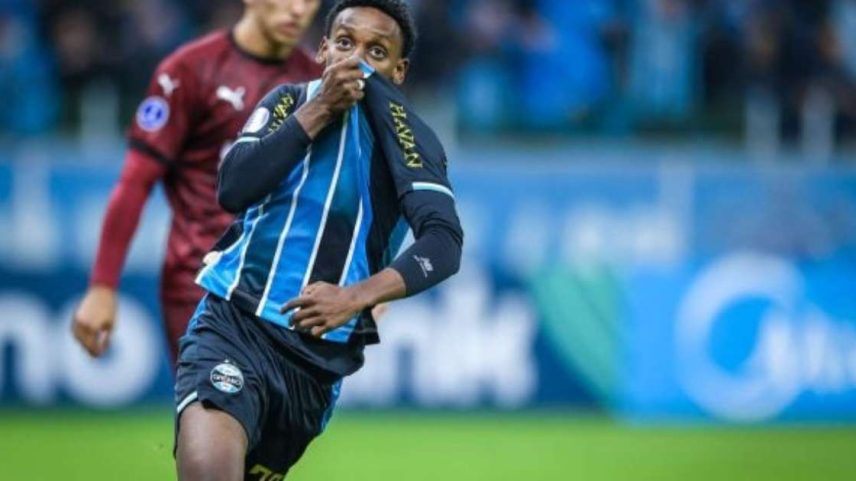 Gabriel Mec entra no segundo tempo e, em um minuto, deixa sua marca.