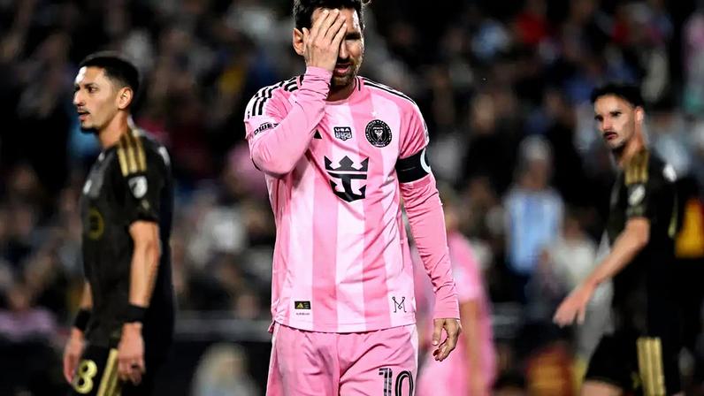Messi (Photo by Shaun Clark/Getty Images)