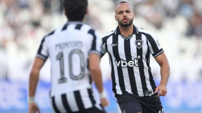 Arthur Cabral lidera vitória sobre o Corinthians no Nilton Santos –
