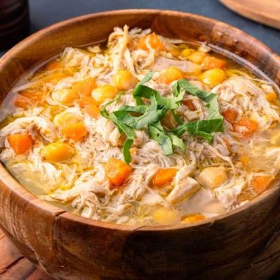 Sopas ricas em proteínas: 4 receitas para começar a semana
