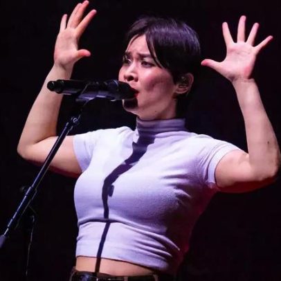 Mitski diz que referência em 6-7 da letra de Rules não foi intencional