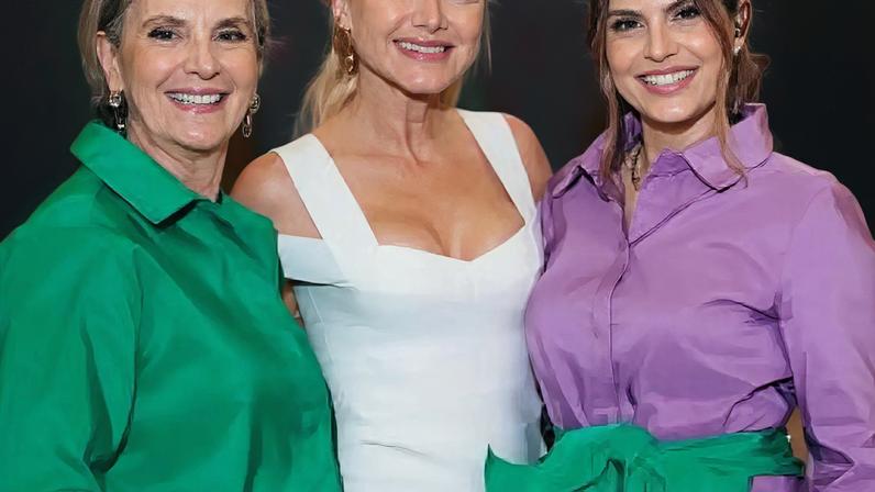 Aline Barros participa do Especial de Dia das Mães de Em Família com Eliana