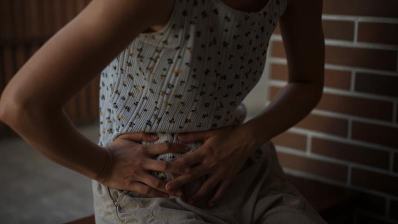 6 em cada 10 meninas sente cólica moderada ou forte durante o período menstrual