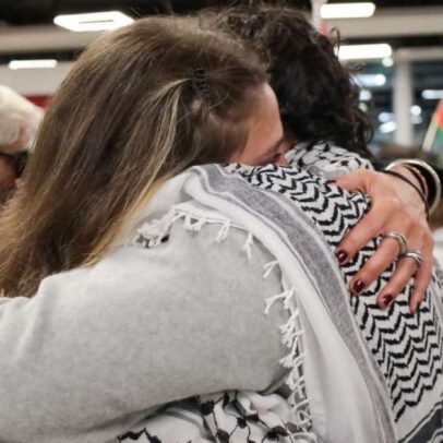 Últimos ativistas da flotilha retornam à Itália e denunciam abusos por Israel
