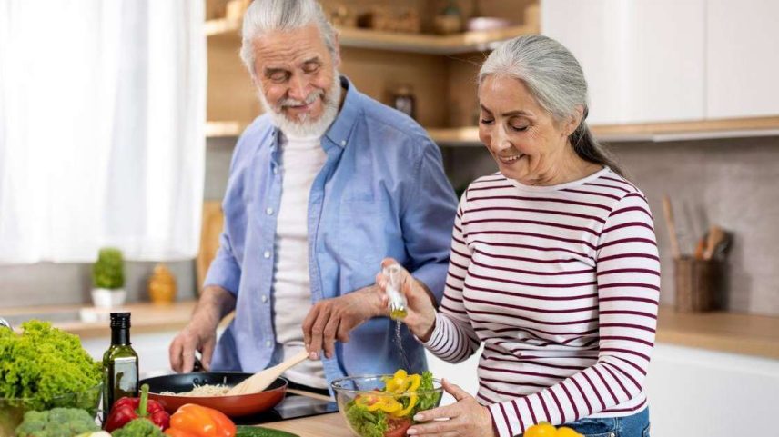 Veja como a dieta proteica pode ajudar a recuperar a massa muscular na meia idade