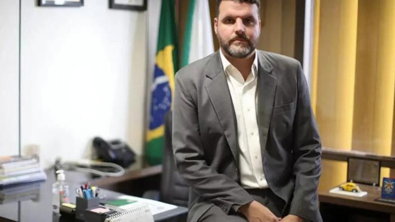 Para garantir o apoio do governo para a aprovação na Câmara, Lupion discutiu o seu parecer com o ministro do Planejamento e Orçamento, Bruno Moretti