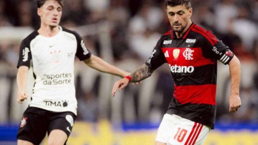 Foto: Adriano Fontes/CRF - Legenda: Flamengo e Corinthians lideram ganhos, mas queda de clubes no Instagram chama atenção / Jogada10