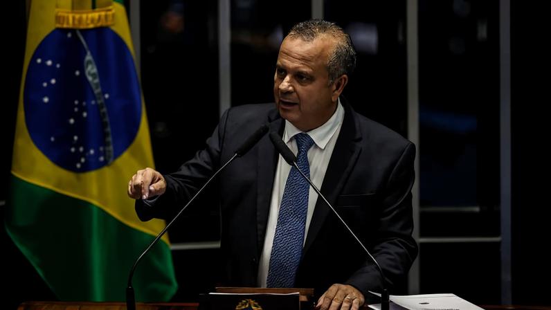 O senador e ex-ministro Rogerio Marinho (PL-RN) durante a votação para presidente do Senado