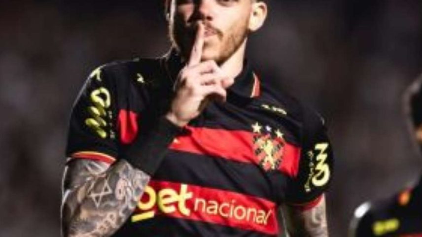 Barletta participou dos três gols do Leão.