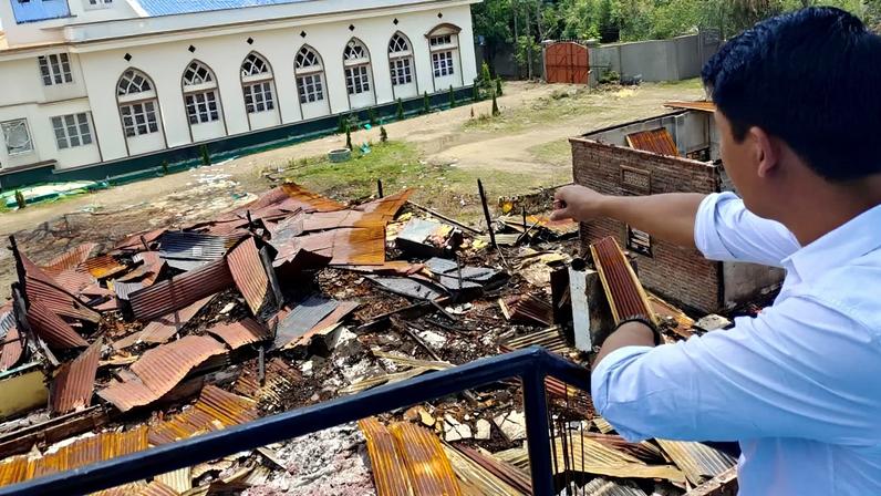 Casas de cristãos foram destruídas em Manipur, na Índia. (Foto: Portas Abertas)